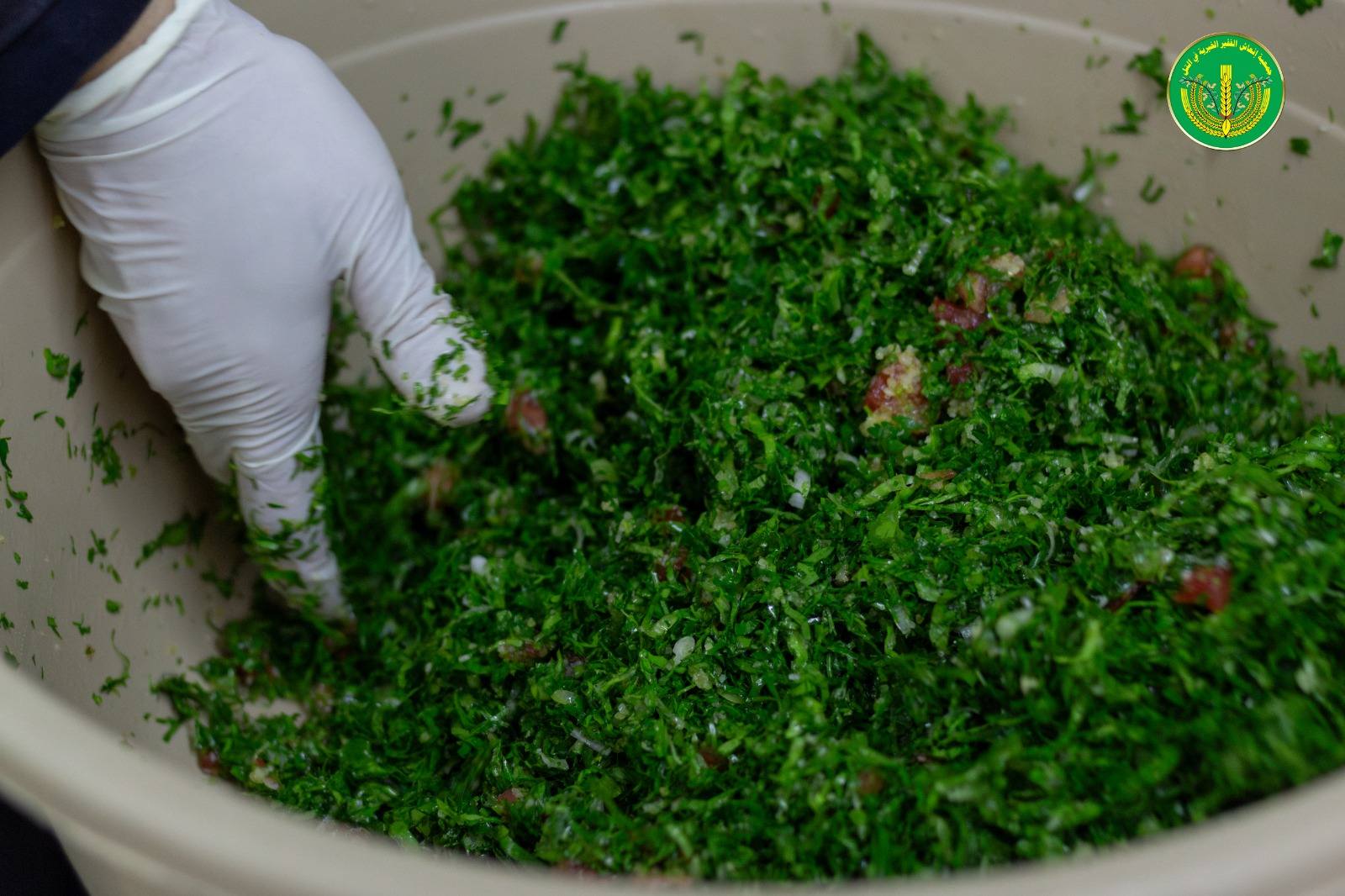 يستمر مطبخ الخير التابع لجمعية إنعاش الفقير في تقديم ألذ وأطيب الوجبات ضمن خدمة الطلبات الخارجية